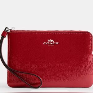 NWT Coach Women's Small Corner Zip Wristlet In Patent Leather Red CW855